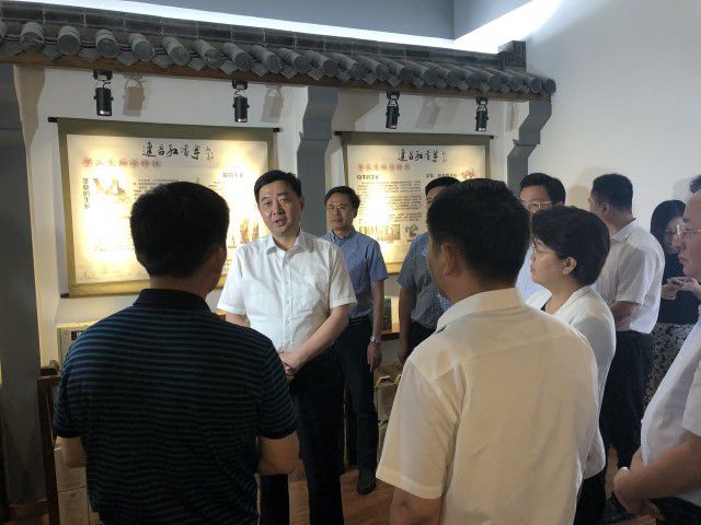 汪泉调研常州传统特产时强调:提升特色风味影响 擦亮美食文化品牌