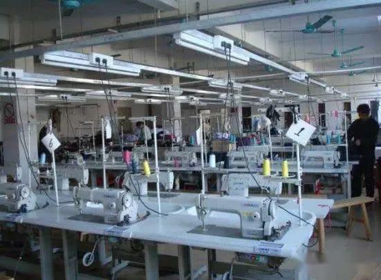 舅舅开的服装工厂,疫情中终究没能撑下去